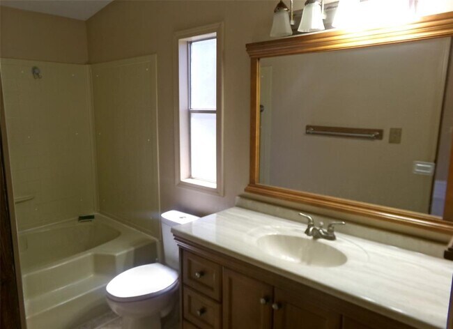 Building Photo - 1603 Tierra Alto St