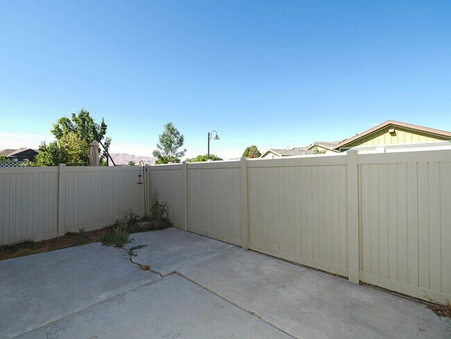 Building Photo - 1239 SilverCrest Dr