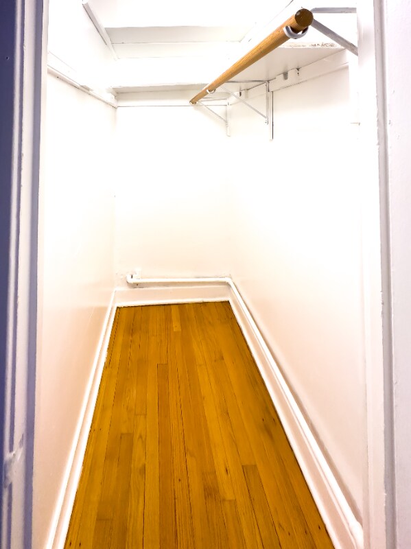 Building Photo - 1553 W 83rd St