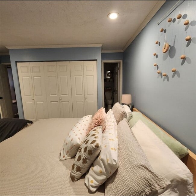 Building Photo - 2450 East Ave