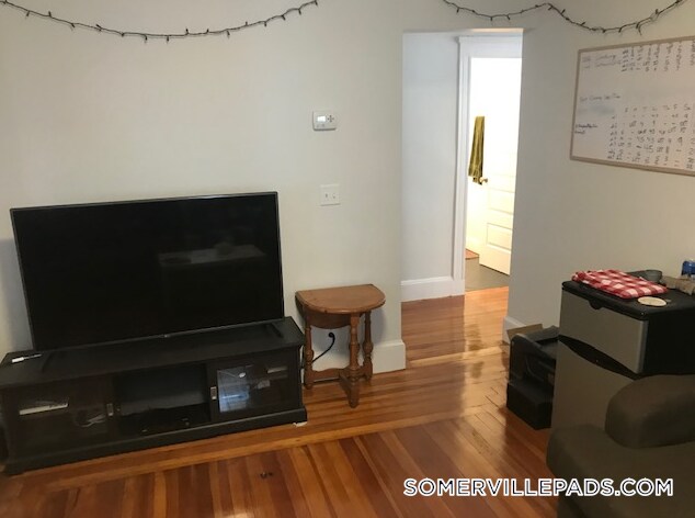 Building Photo - 17 Ashland St