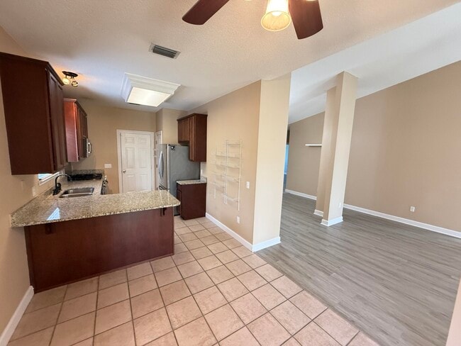 Building Photo - 9697 Leeward Way