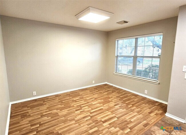 Building Photo - 1715 Mountain Brook