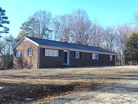 Building Photo - 517 Lois Ln