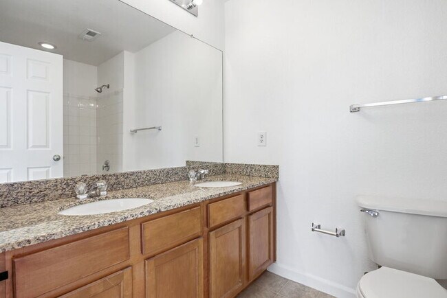 Building Photo - 12787 Jasmine Ct