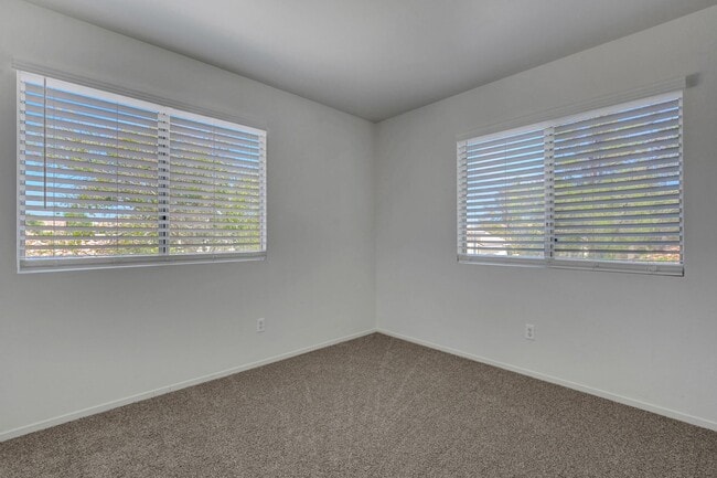 Building Photo - 193 Chadwell Ct