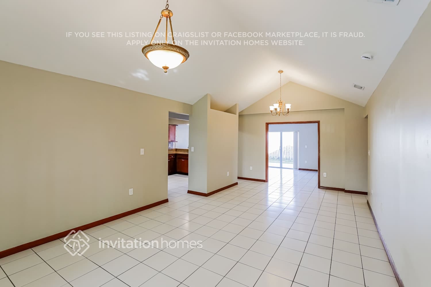 Building Photo - 15411 SW 144th Ave