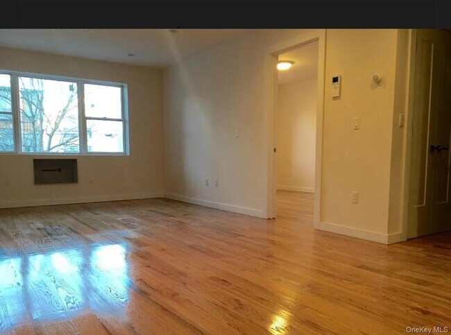 Building Photo - 103 Varet St