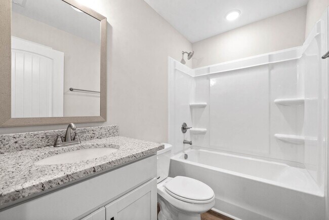 Building Photo - Beautiful 3 Bedroom Home For Rent Near Downtown Clarksville!