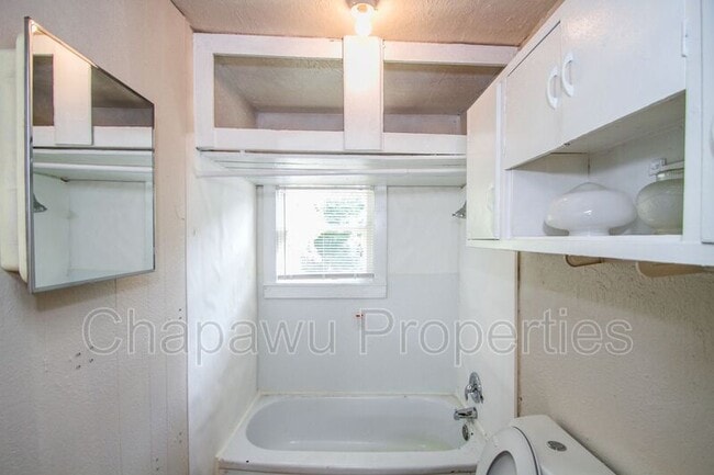 Building Photo - 414 Rotary