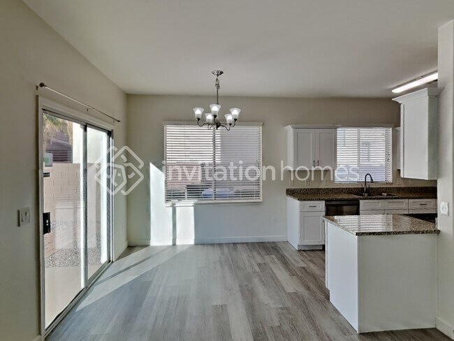 Building Photo - 4121 W Irwin Ave