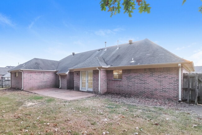 Building Photo - 4184 Destin Dr