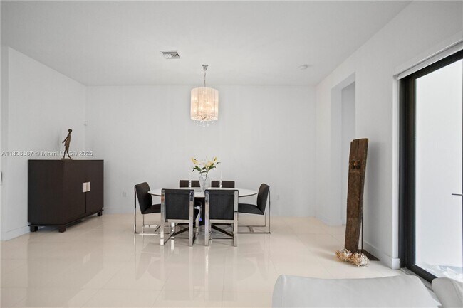 Building Photo - 4407 SW 175th Ave