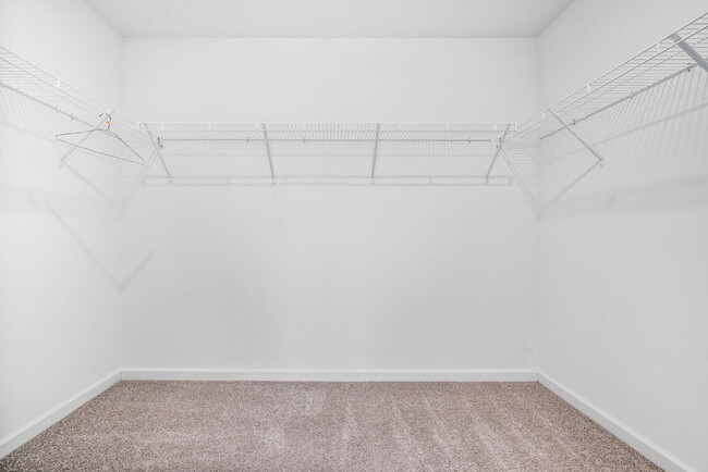 Building Photo - Spacious 4-Bedroom Rental in Desirable Arl...