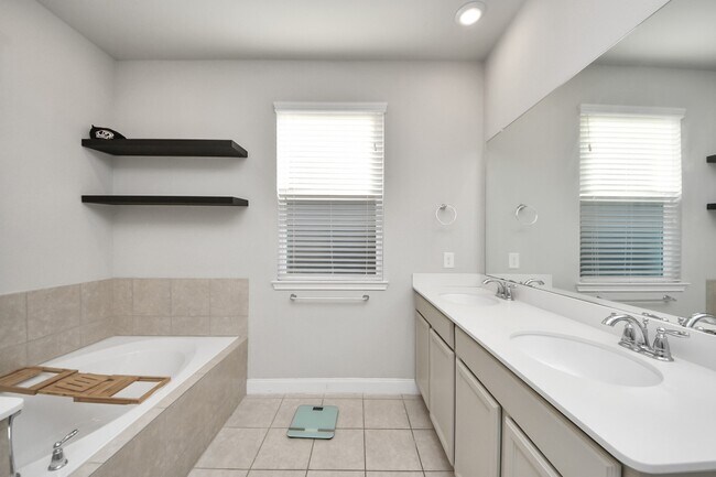 Building Photo - 24247 Prairie Glen Ln