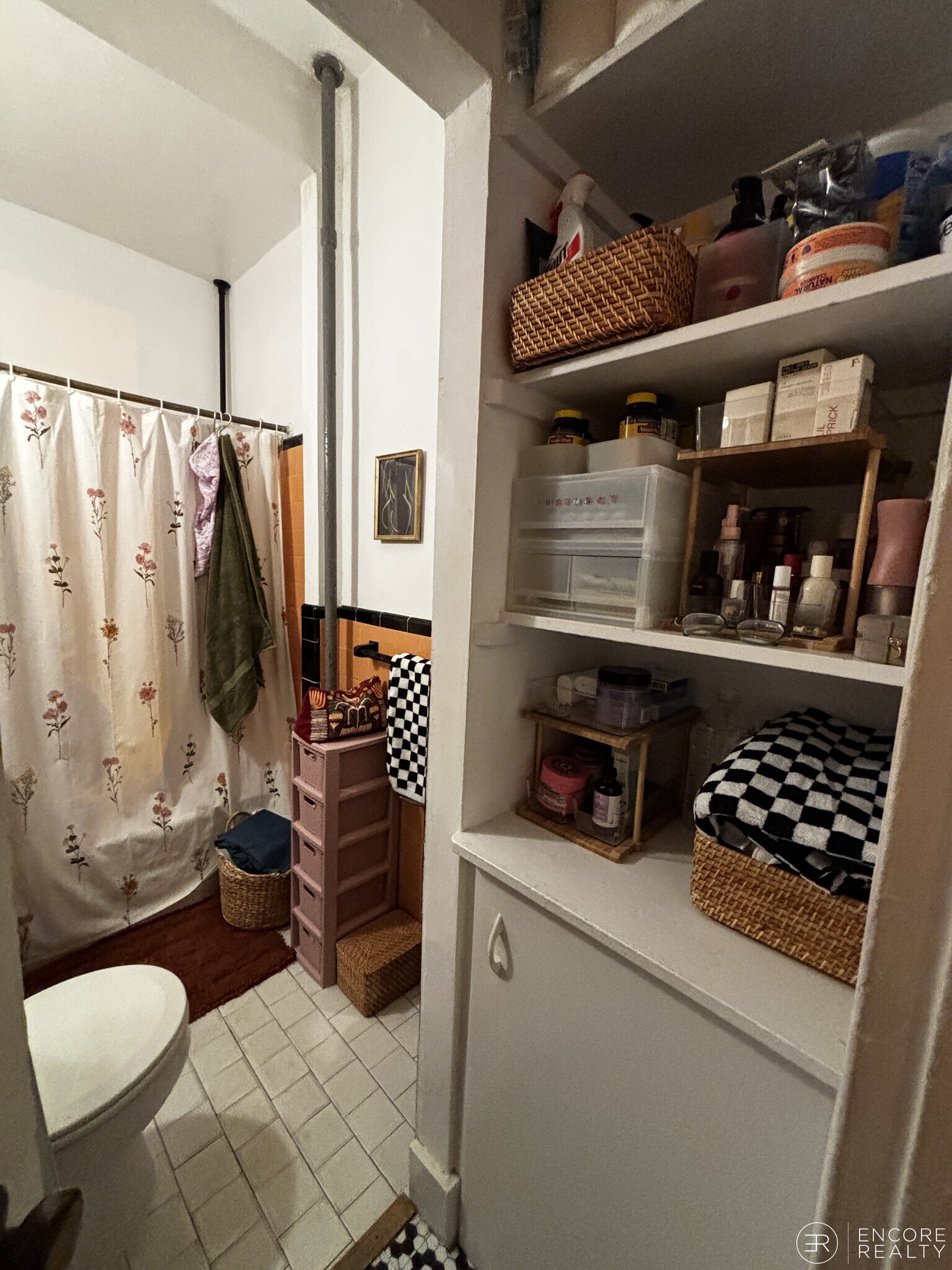 Building Photo - 16 Davis Ave