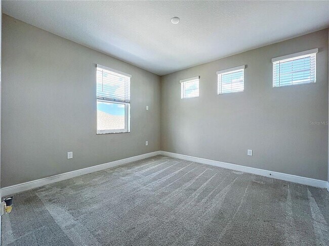 Building Photo - 5559 Trevesta Pl