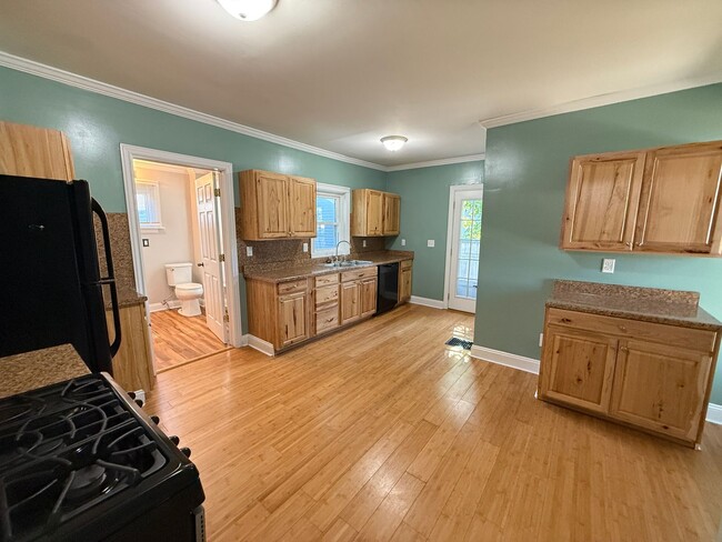 Building Photo - Spacious Two-Bedroom Home