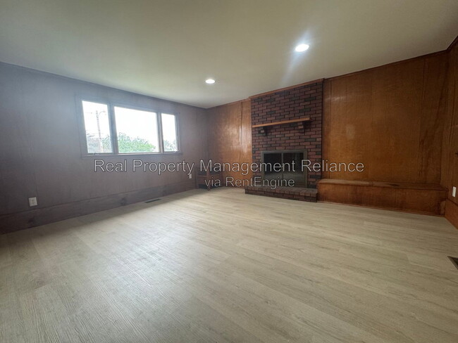 Building Photo - 78 Memorial Dr