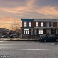 Building Photo - 3219 E Monument St