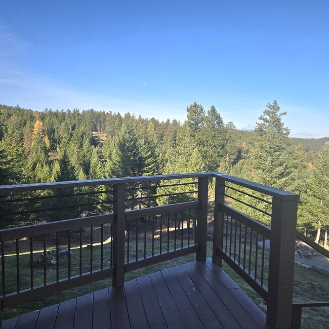 Building Photo - VIEWS!