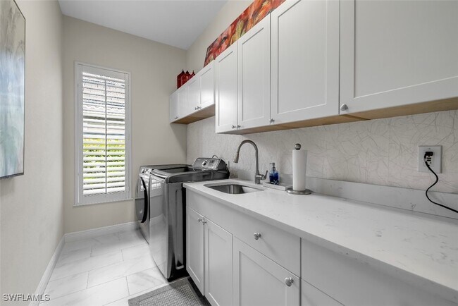 Building Photo - 2721 Olde Cypress Dr