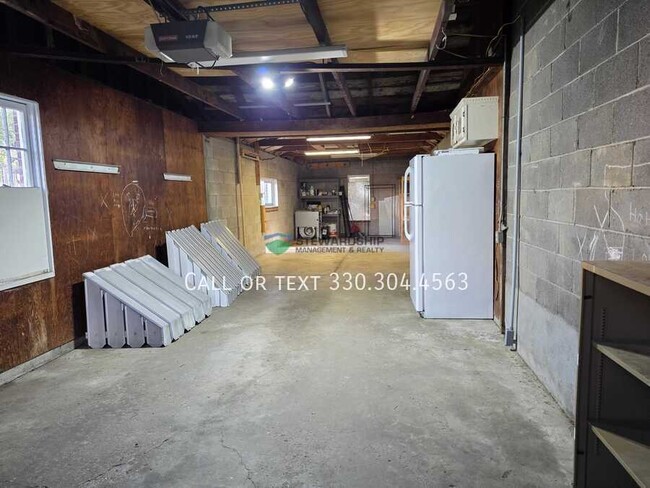 Building Photo - 1040 Stuart St NW