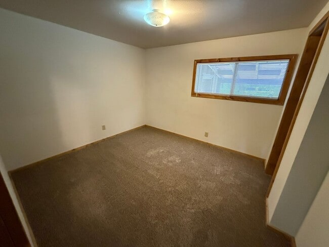 Building Photo - 3 bed 2 bath in Victor