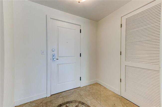Building Photo - 3338 Peachtree Rd