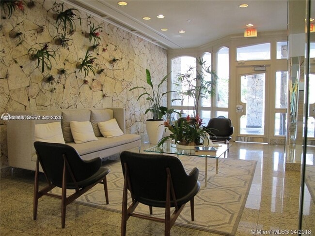 Building Photo - 780 NE 69th St