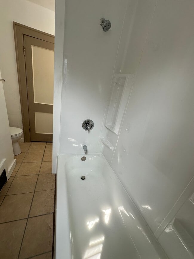 Building Photo - 1119 Alexander St SE