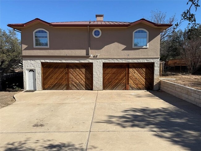 Building Photo - 3106 Point Cove