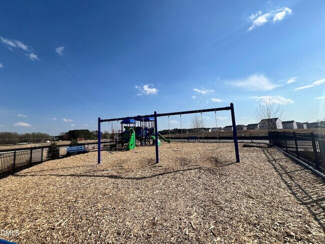 Building Photo - 852 Bullhorn Dr