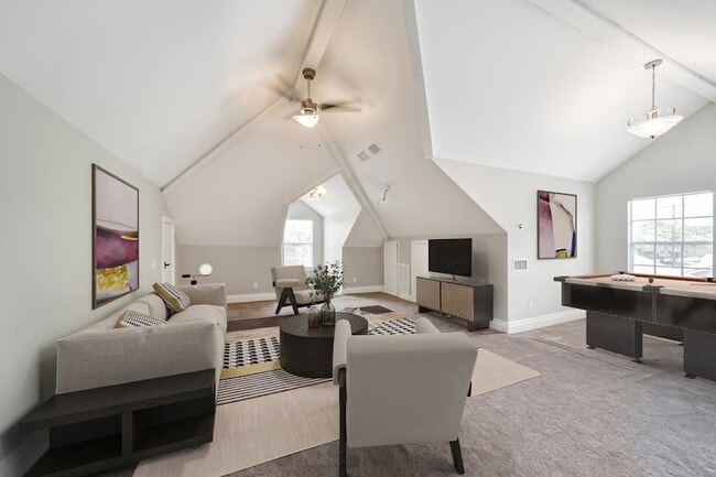 Building Photo - 9660 Fairdale Ln