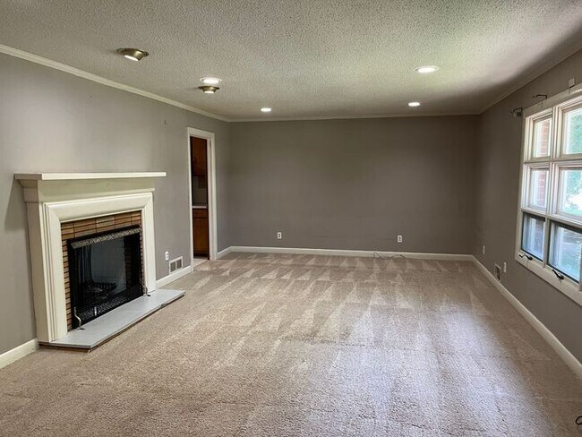 Building Photo - Fantastic