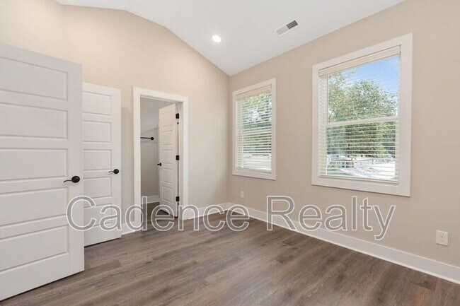 Building Photo - 1709 Perimeter Lp