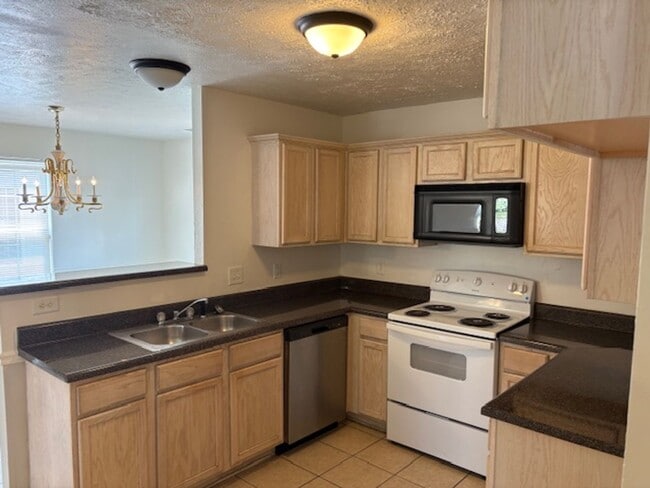 Building Photo - 692 Holland Ridge Dr