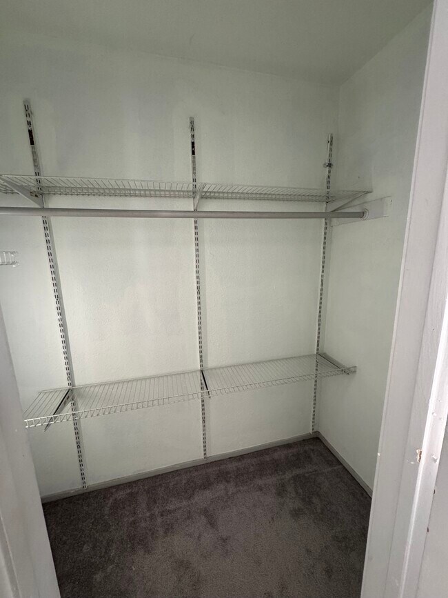 CLOSET - 6910 Hart Ln