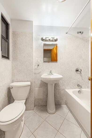 Building Photo - 100 St Marks Pl