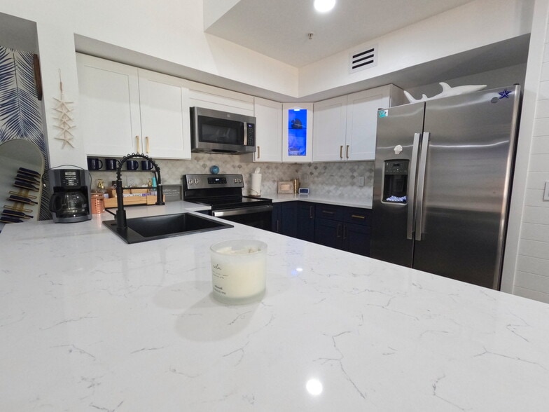 Building Photo - 1160 Wildwood Lakes Blvd