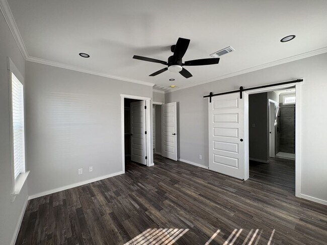 Building Photo - 1005 Morgan Jones Dr