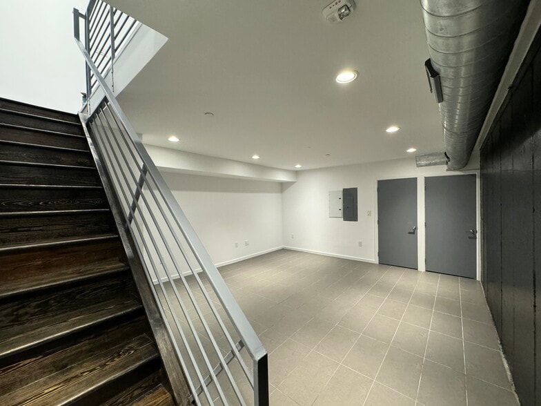 Building Photo - 1441 N 7th St