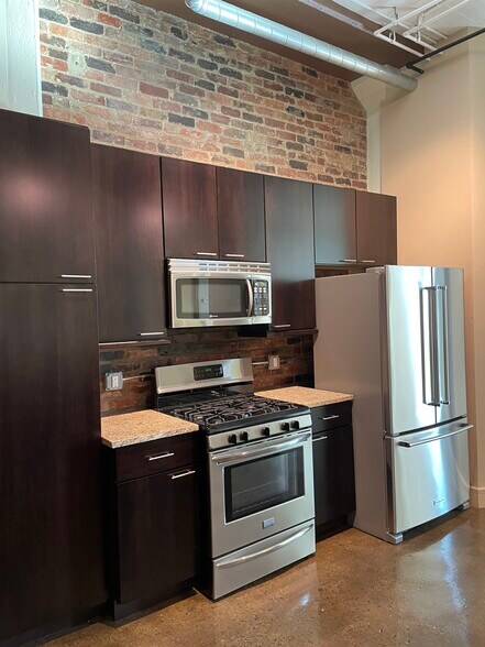 Kitchen - 95 Perry St