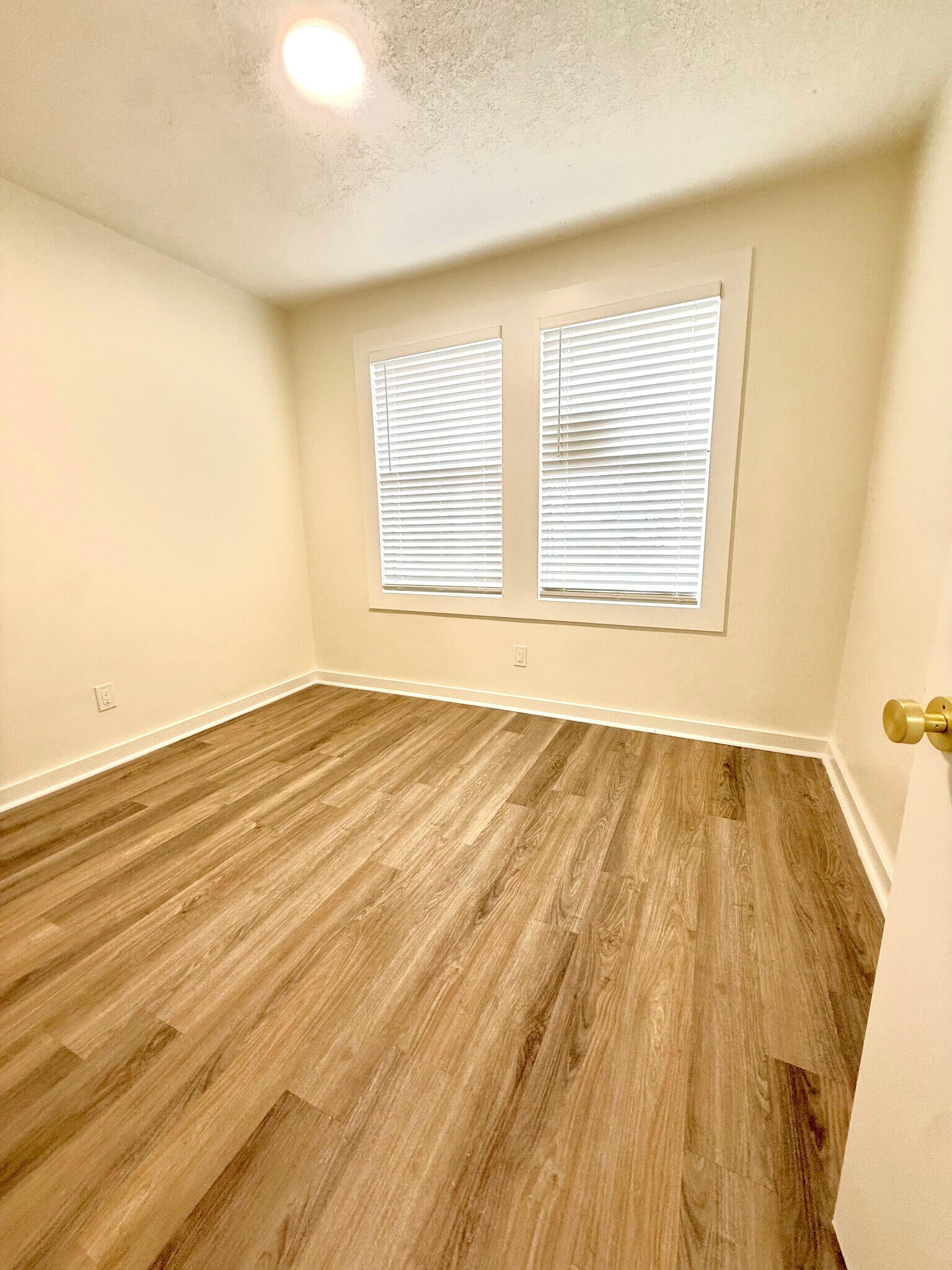 Building Photo - 4833 College St