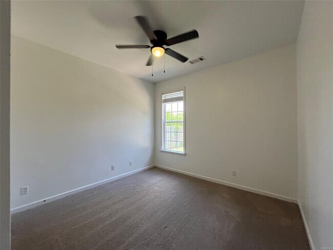 Building Photo - 9408 Crofton Ct