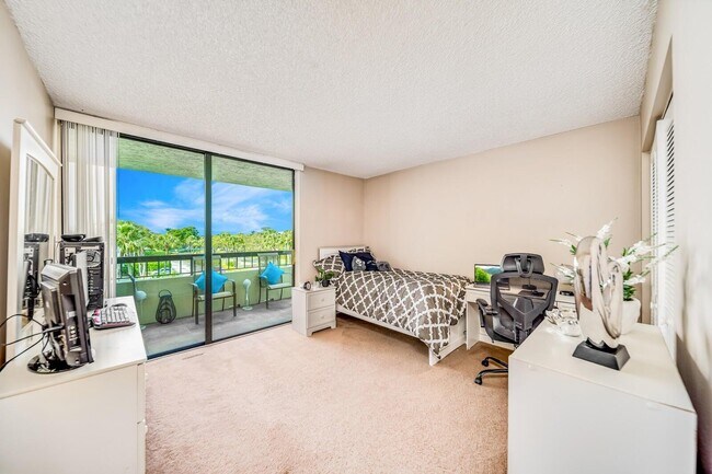 Building Photo - 6372 La Costa Dr