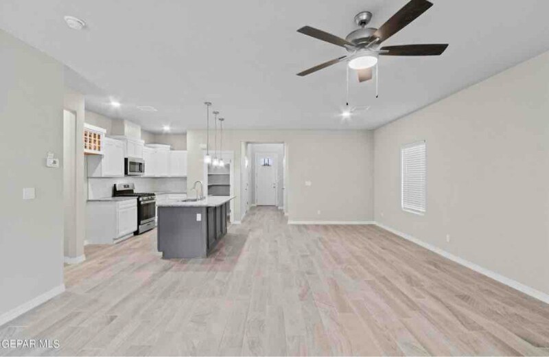 Building Photo - 273 Farnborough St