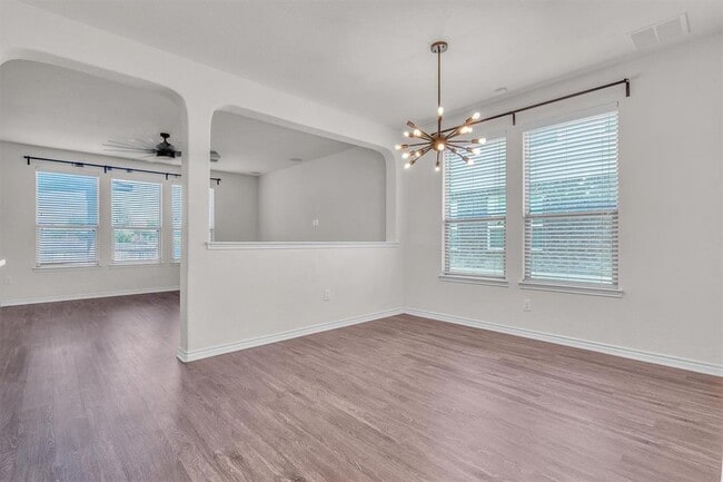 Building Photo - 3894 Bentwood Way