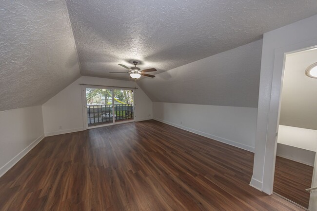 Building Photo - Updated 3 Bed, 2 Bath Home with RV/Trailer Parking – 1,962 Sq Ft, No HOA