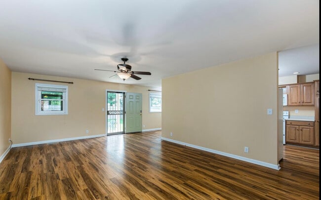 Building Photo - 7424 Crawfordshire Ln